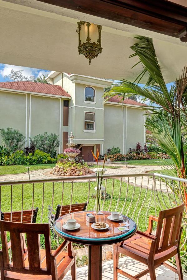 Hotel Club Mahindra Acacia Palms Colva Exterior foto